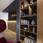 Antares غدينيا