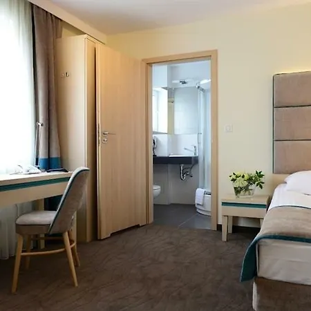Hotel Antares 3*