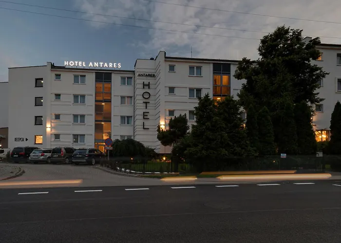 Antares فندق 3*