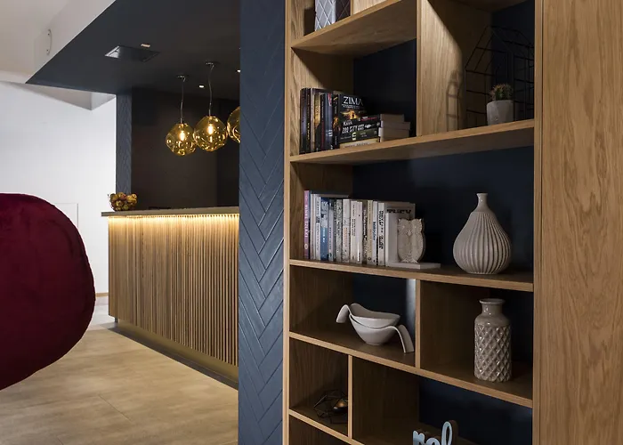 Antares غدينيا